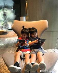 小女孩爆料双胞胎视频大全,视频大全集锦