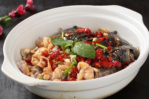 餐饮爆料牛蛙视频播放,网红视频带你探秘牛蛙烹饪全过程